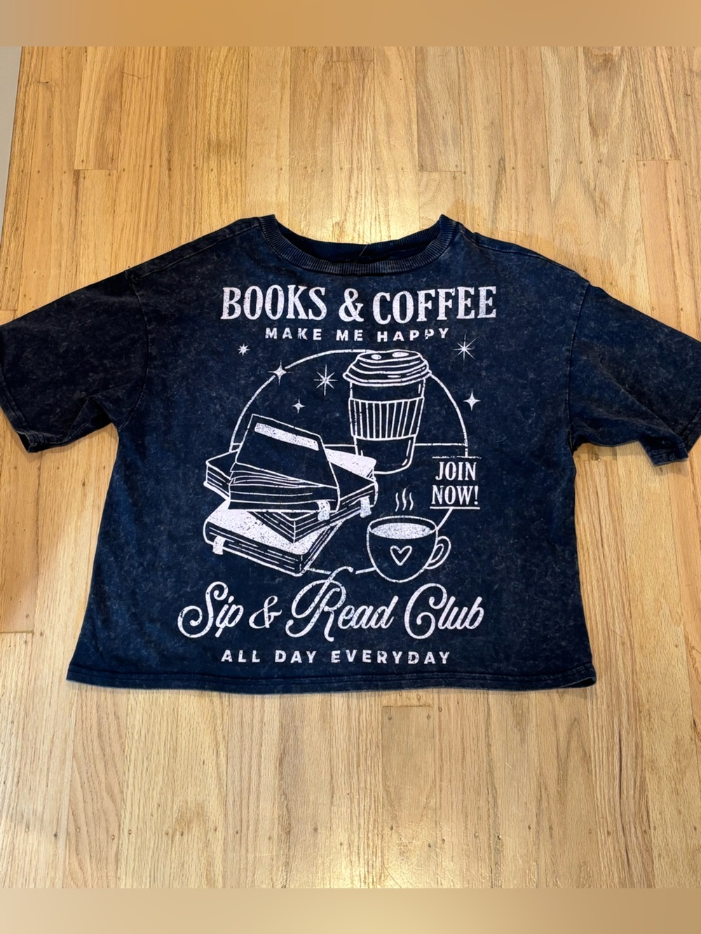 NWT Vinyl Icons vintage look Books & Coffee Make Me Happy Graphic Tee - S